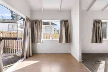 52 Moncrieff Avenue, Clendon Park