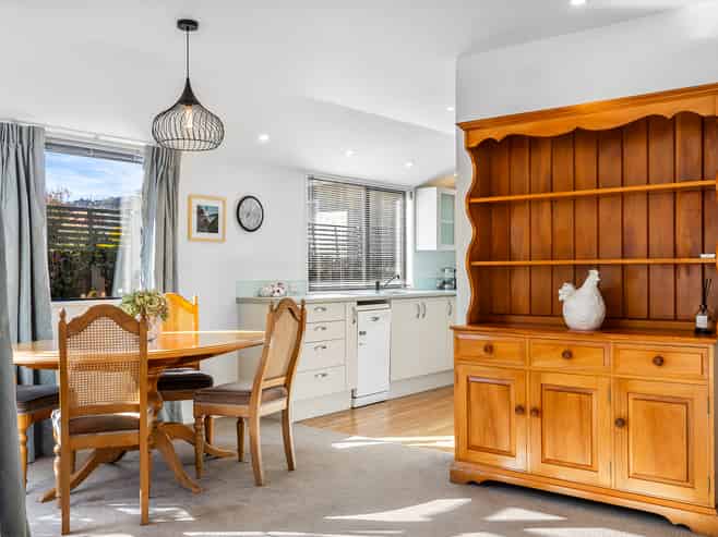 6B St Leonards Square, Sumner