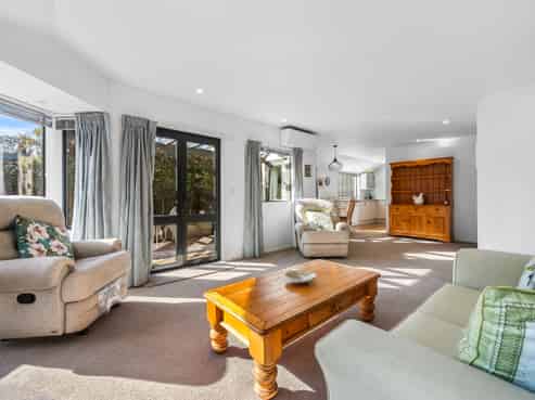 6B St Leonards Square, Sumner