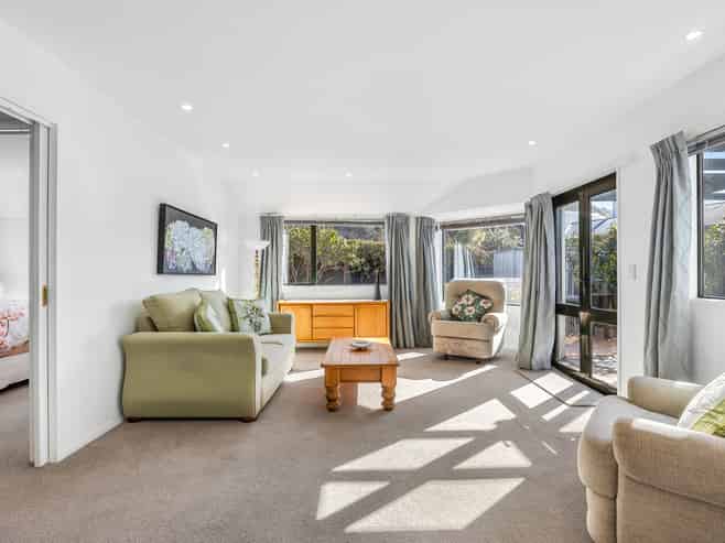 6B St Leonards Square, Sumner