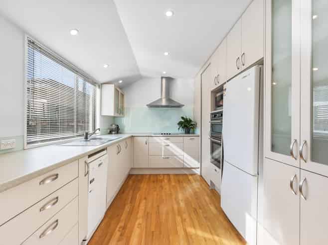 6B St Leonards Square, Sumner