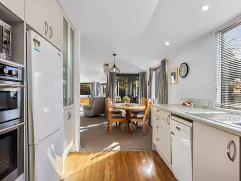 6B St Leonards Square, Sumner