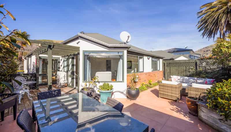 6B St Leonards Square, Sumner