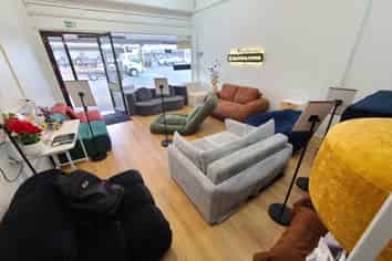 REFURBISHED 45M² RETAIL SHOP
