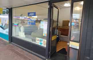 REFURBISHED 45M² RETAIL SHOP
