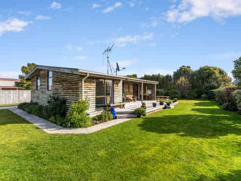 17 Te Rauparaha Street, Otaki