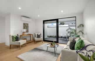 8/200 Knights Road, Central Hutt