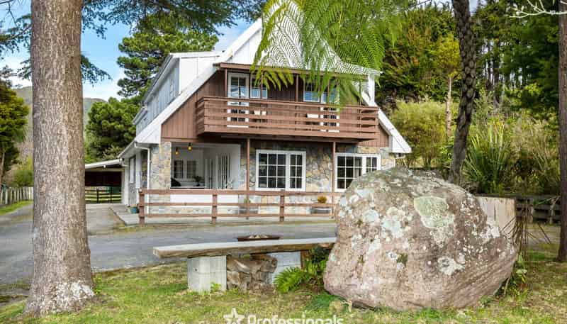 54A Kaitoke Loop, Kaitoke