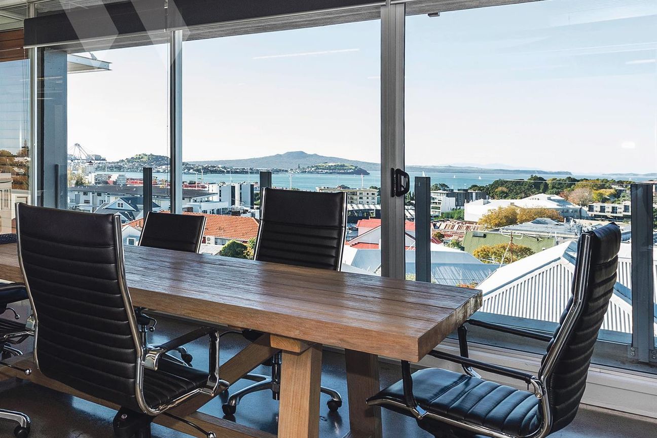 Top Floor Office with Stunning Ocean Views – pohled 4