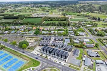 SIX INDIVIDUAL RETAIL UNITS FOR SALE IN RIVERHEAD