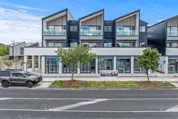 SIX INDIVIDUAL RETAIL UNITS FOR SALE IN RIVERHEAD