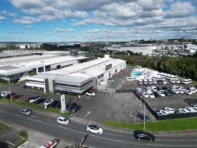 CBRE | High-Profile Warehouse