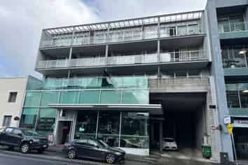 18/143 Carlton Gore Road, Newmarket