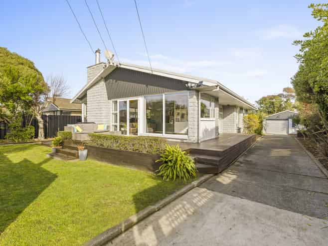 16 Malta Crescent, South New Brighton