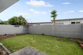 2/138 Hutchinson Avenue, New Lynn