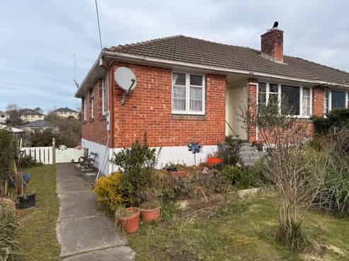 30 Grants Road, Marchwiel