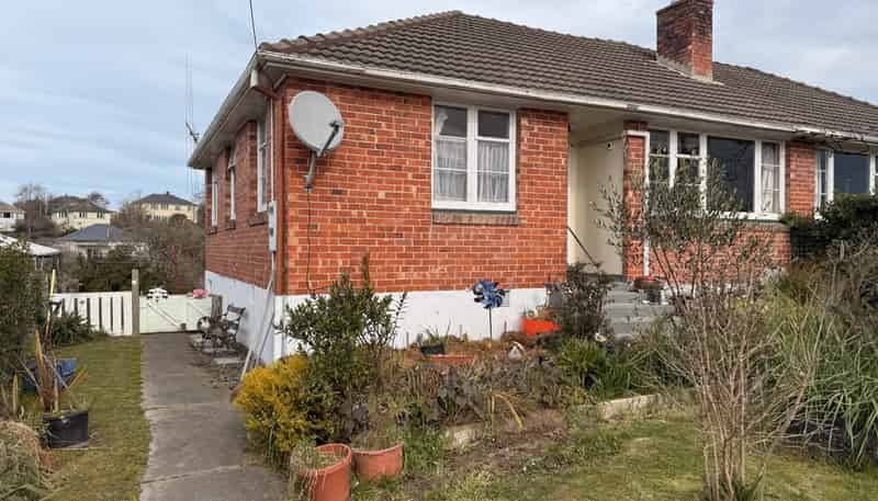 30 Grants Road, Marchwiel