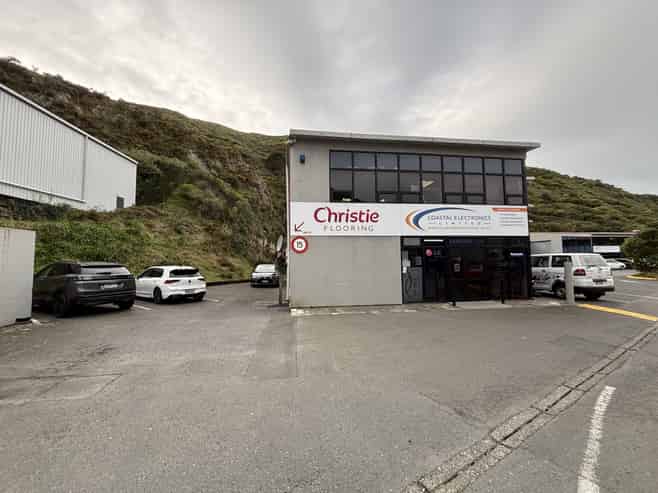 Smart First-Floor Office in Ngauranga