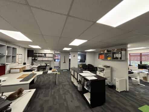 Smart First-Floor Office in Ngauranga