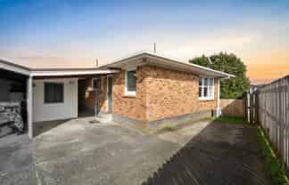 2/60 Grove Road, Papakura