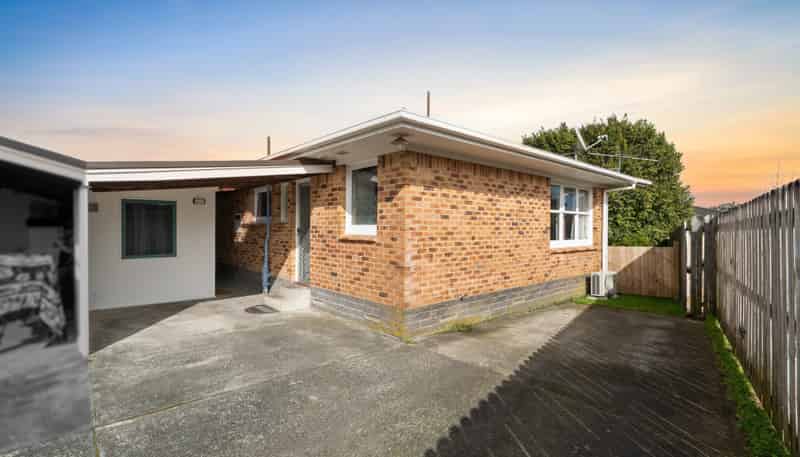 2/60 Grove Road, Papakura