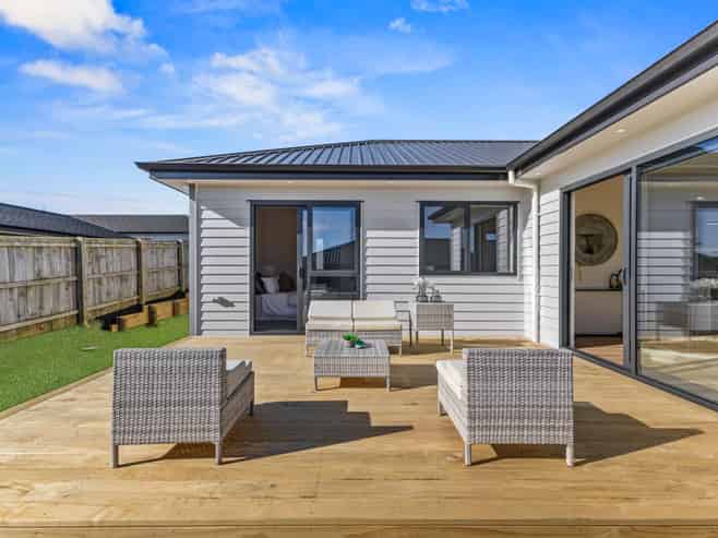 16 Okohaka Avenue, Glenbrook