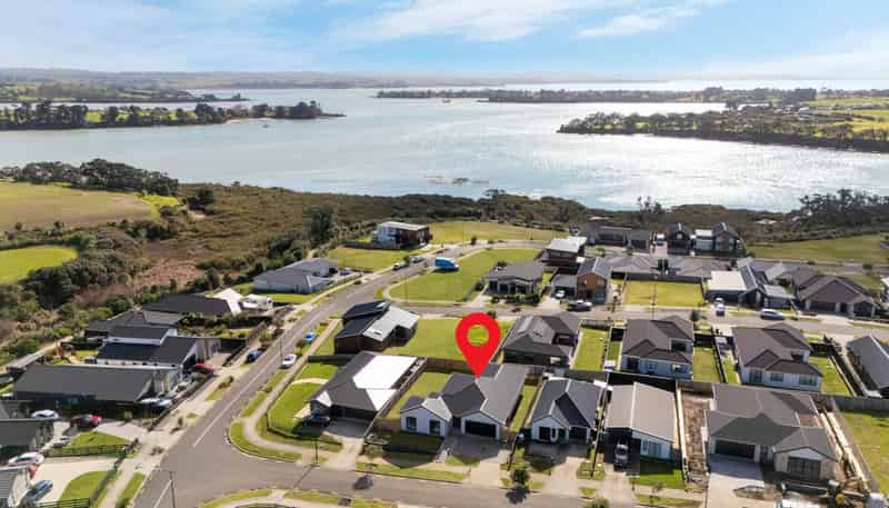 16 Okohaka Avenue, Glenbrook