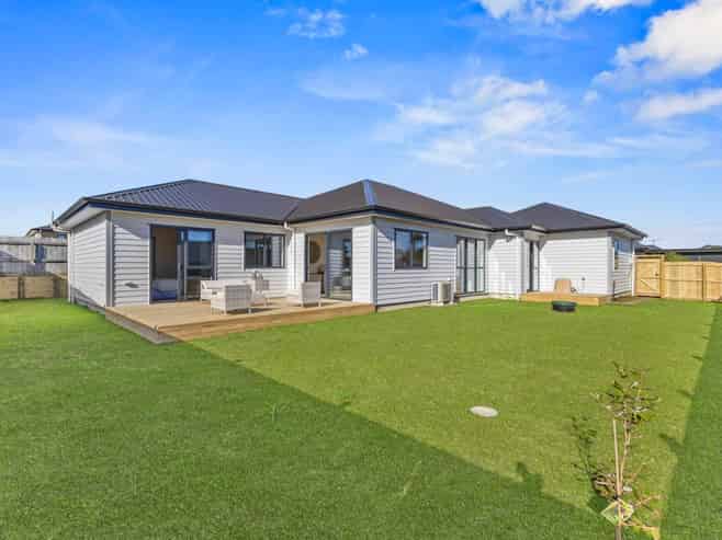 16 Okohaka Avenue, Glenbrook