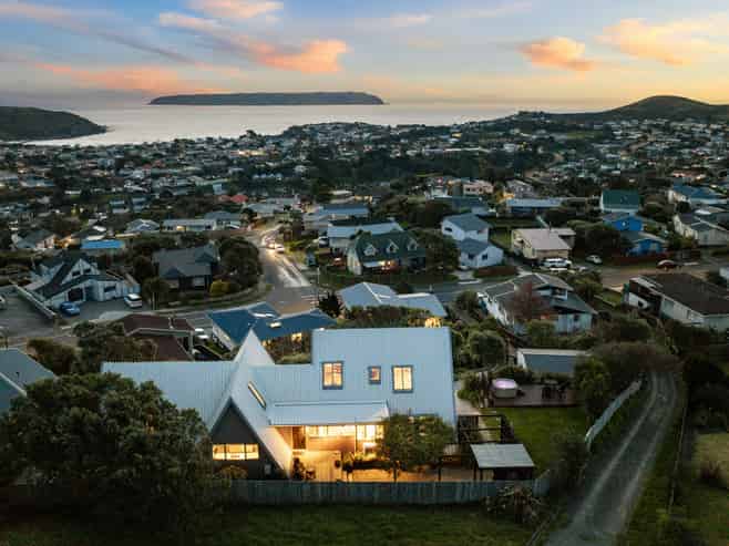 112 Gloaming Hill, Titahi Bay