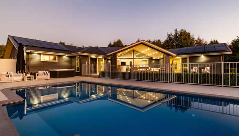 12 Spur Road, Havelock North