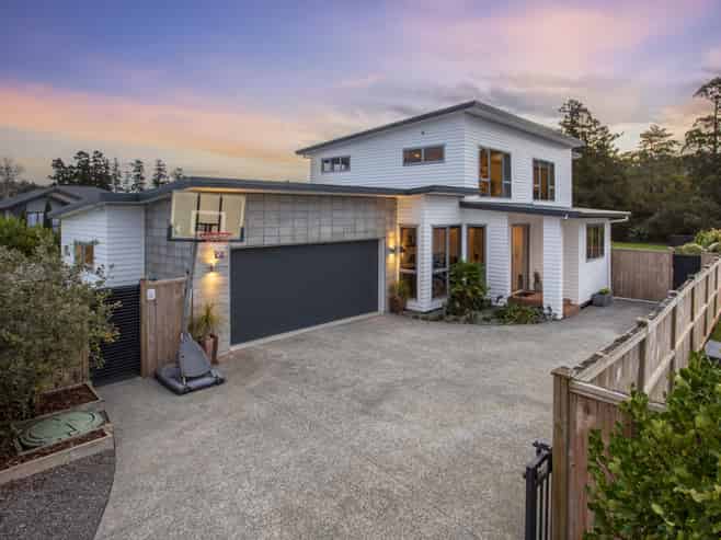 7 Mill Grove, Riverhead