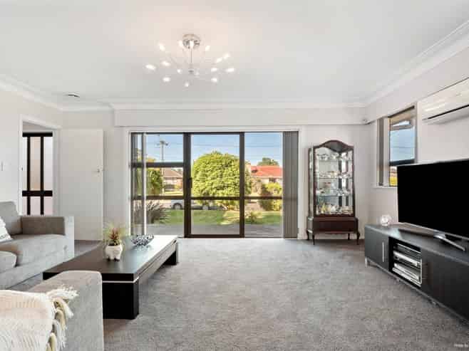 4 Buckingham Crescent, Manukau