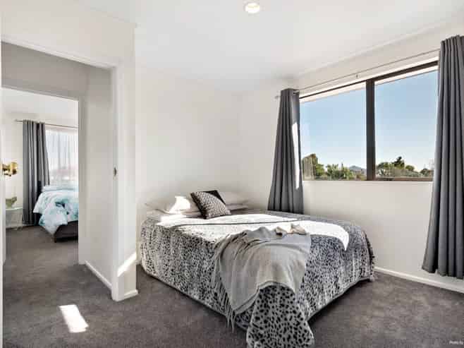4 Buckingham Crescent, Manukau