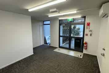 Quality Unit in Popular Wigram
