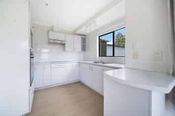 30 Meryl Avenue, Kumeu