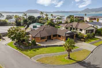 20 Barbados Way, One Tree Point