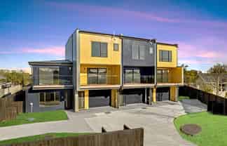 4/10 White Road, Manurewa