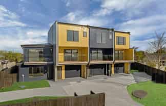 4/10 White Road, Manurewa