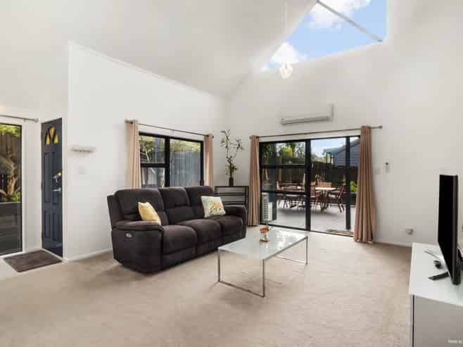 2/184 Norman Lesser Drive, Saint Johns