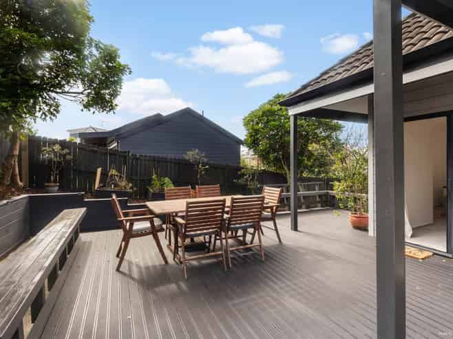 2/184 Norman Lesser Drive, Saint Johns