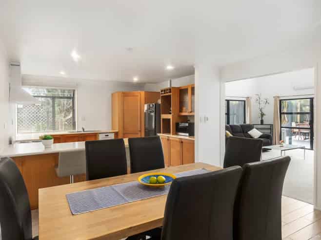 2/184 Norman Lesser Drive, Saint Johns