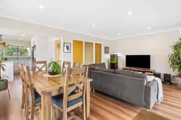 4239A Great North Road, Glendene