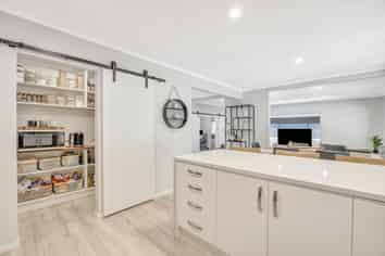 8 Opoia Road, Hamilton East