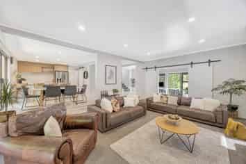 8 Opoia Road, Hamilton East