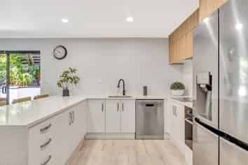 8 Opoia Road, Hamilton East