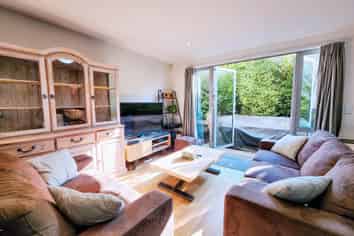 974c Colombo Street, Saint Albans