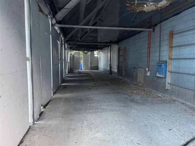 Warehouse and yard in Rongotai