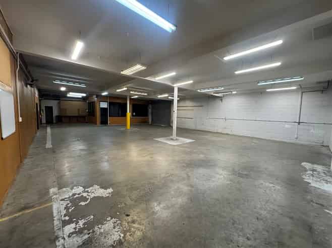 Warehouse and yard in Rongotai
