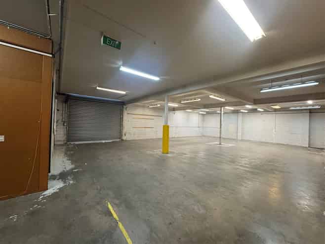 Warehouse and yard in Rongotai