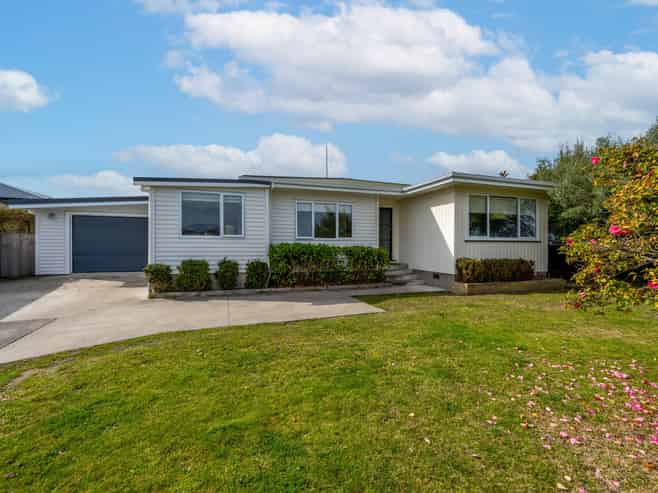 8 Skerrett Crescent, Tamatea